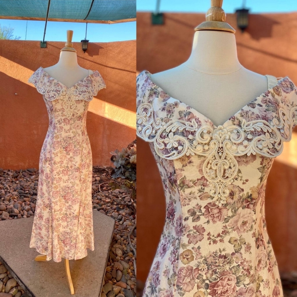 FINAL PRICE! Beautiful Vintage Dress 👗
